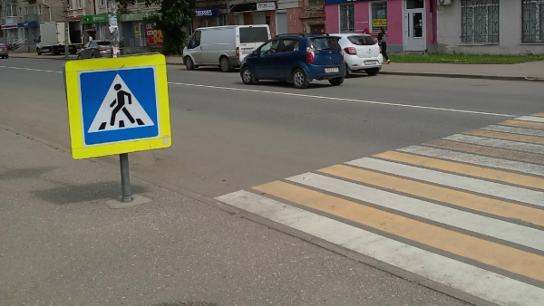 В Вышнем Волочке заметили дорожный знак для очень заниженных авто В Вышнем Волочке заметили дорожный знак для очень заниженных авто