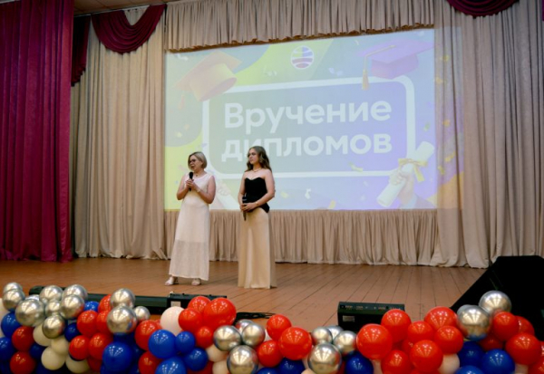 Время больших стартов: в Тверском институте (филиале) МГЭУ прошла церемония вручения дипломов выпускникам