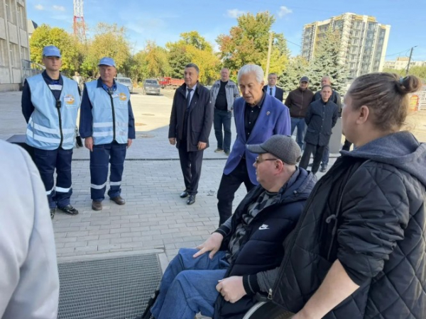 По инициативе Владимира Васильева на вокзале Твери установили подъемник для людей с ограниченными возможностями