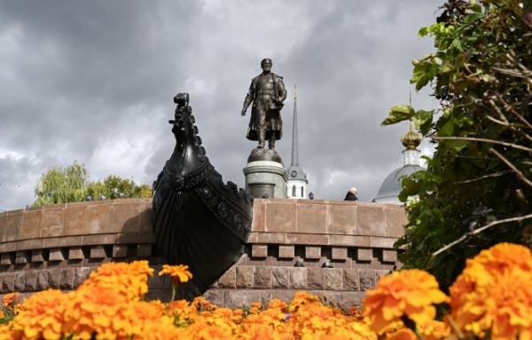 В Твери обновили Трехсвятскую улицу и памятник Афанасию Никитину В Твери обновили Трехсвятскую улицу и памятник Афанасию Никитину