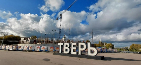 Колонны и стены второго этажа: появилось свежее видео со стройки Речного в Твери