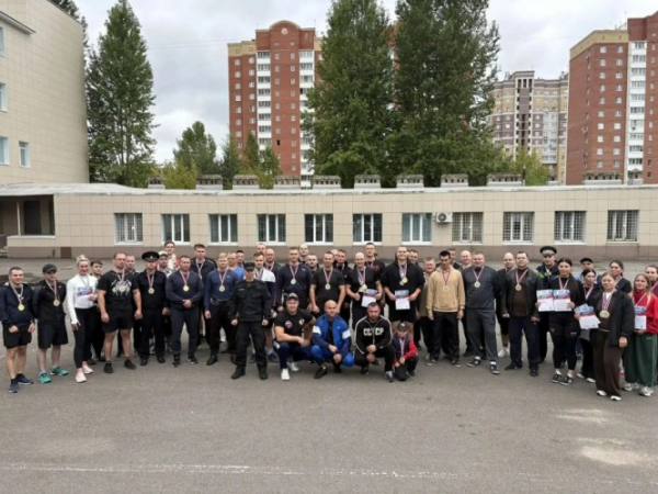 Полицейские Верхневолжья тягали на соревнованиях штанги и машины